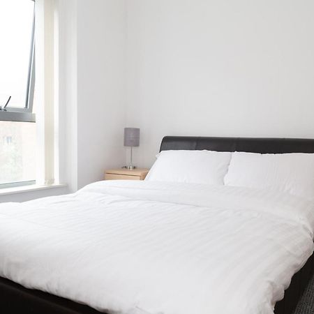 Serviced Apartment In Liverpool City Centre - Free Parking - Balcony - By Happy Days 外观 照片