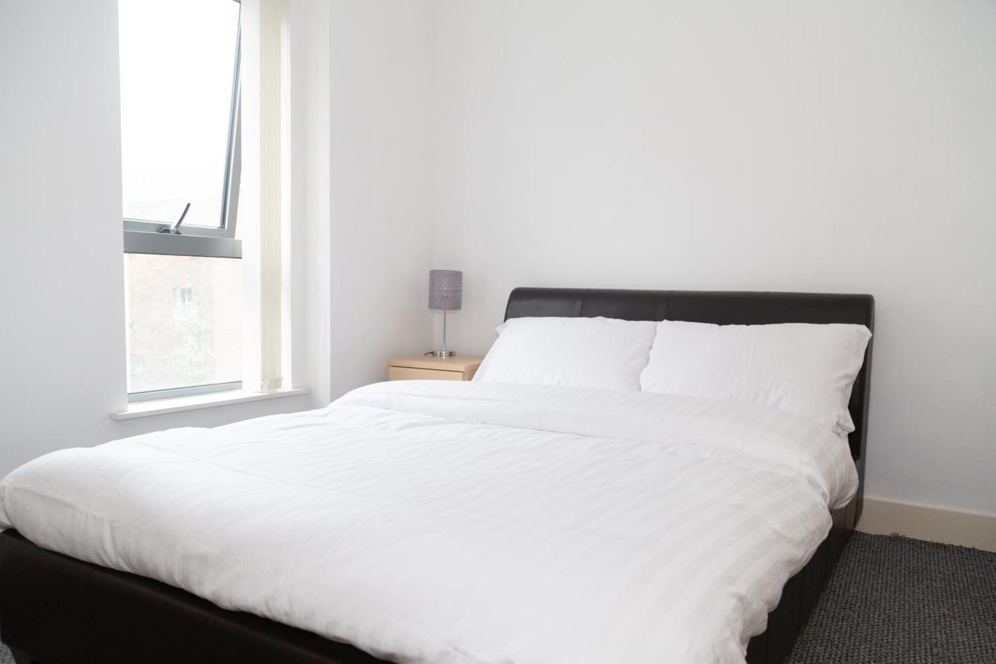 Serviced Apartment In Liverpool City Centre - Free Parking - Balcony - By Happy Days 外观 照片