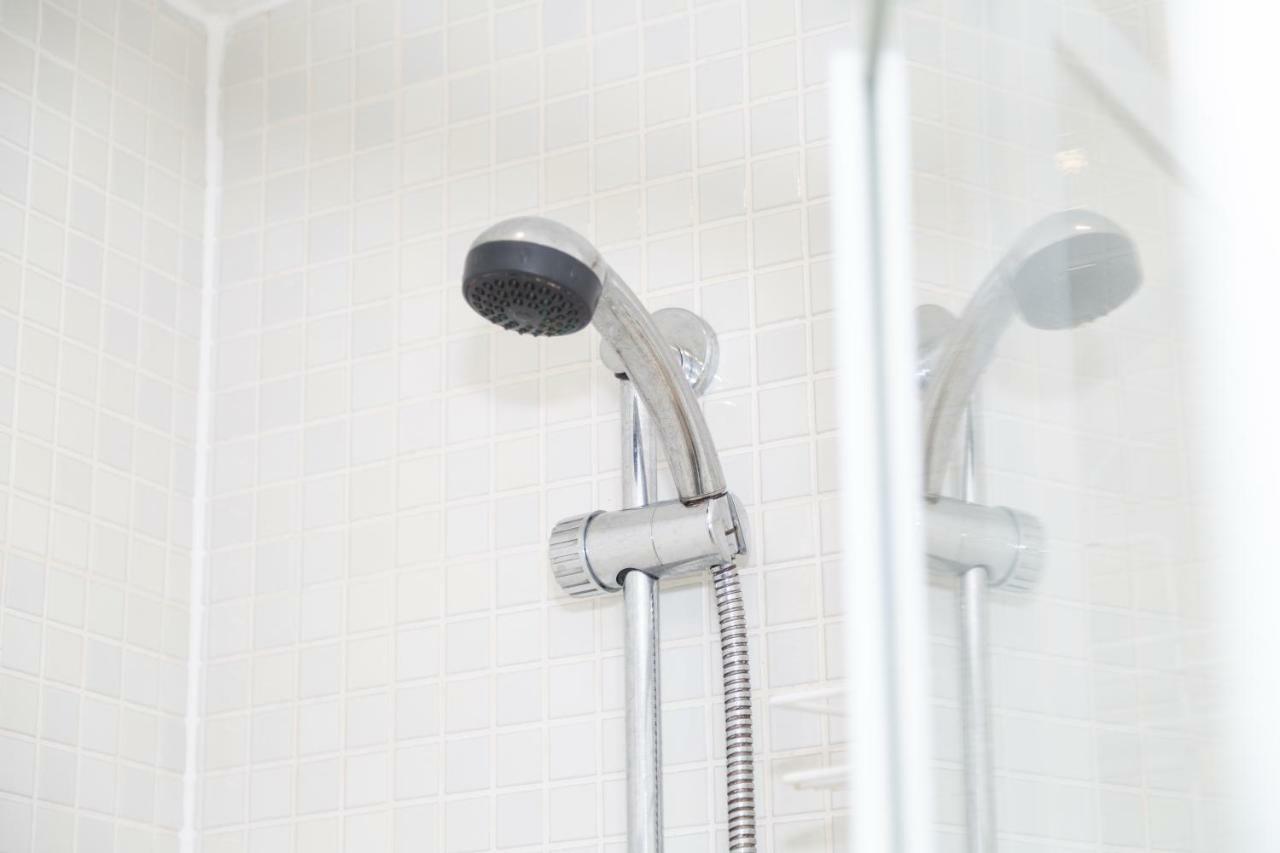 Serviced Apartment In Liverpool City Centre - Free Parking - Balcony - By Happy Days 外观 照片